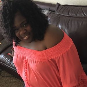 Meet your Posher, Alyalycia